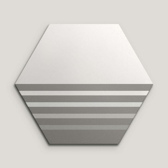 {mediaElement.orig inalResource.alternative}