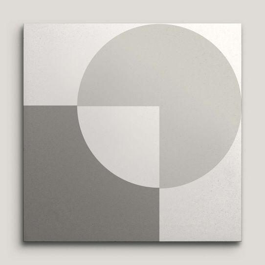 {mediaElement.orig inalResource.alternative}