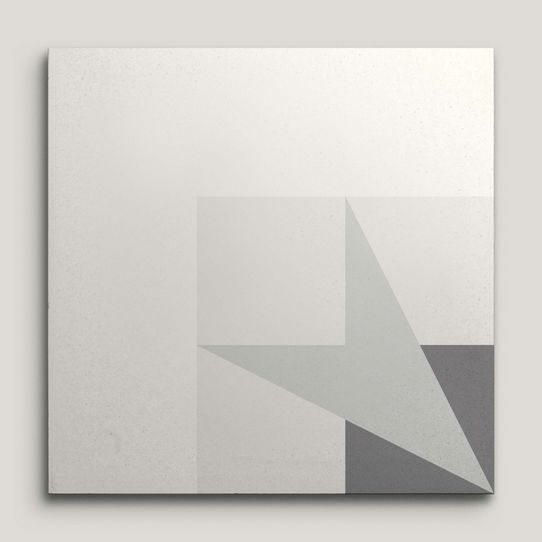 {mediaElement.orig inalResource.alternative}