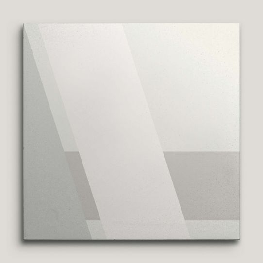 {mediaElement.orig inalResource.alternative}