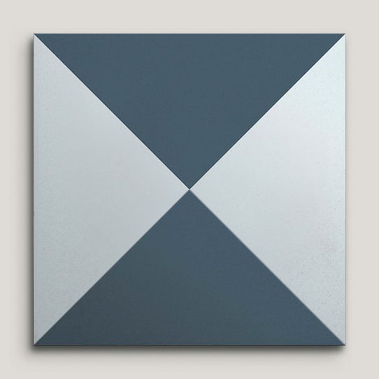 {mediaElement.orig inalResource.alternative}