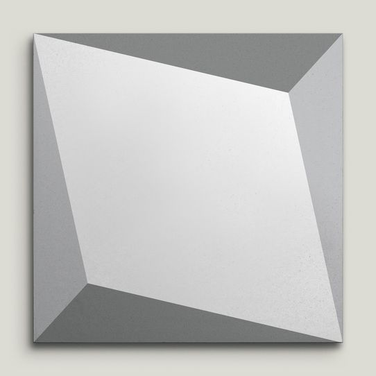 {mediaElement.orig inalResource.alternative}