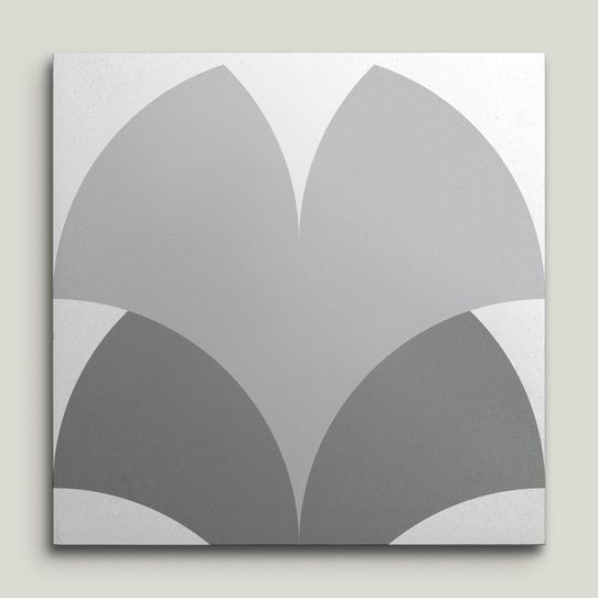 {mediaElement.orig inalResource.alternative}