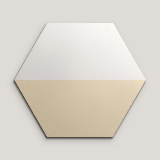 {mediaElement.orig inalResource.alternative}