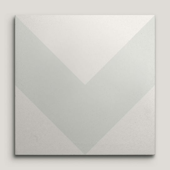 {mediaElement.orig inalResource.alternative}