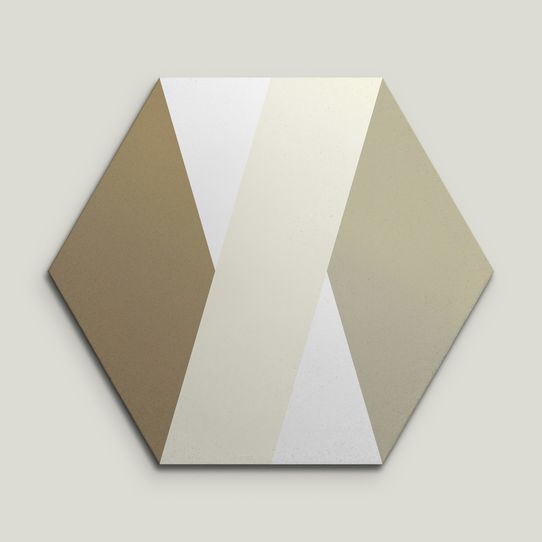 {mediaElement.orig inalResource.alternative}