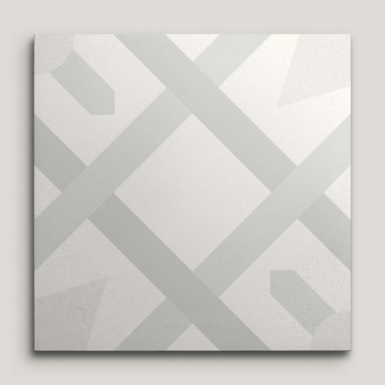 {mediaElement.orig inalResource.alternative}
