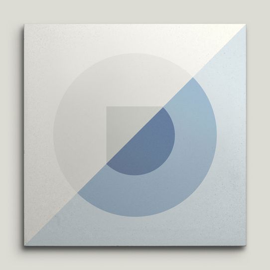 {mediaElement.orig inalResource.alternative}