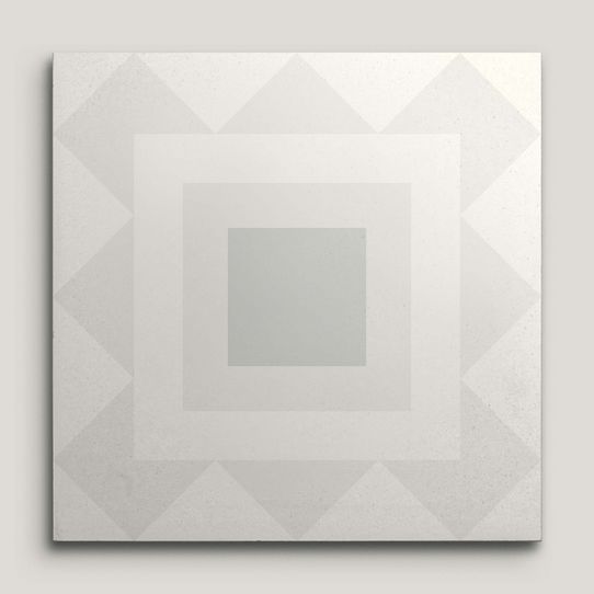 {mediaElement.orig inalResource.alternative}