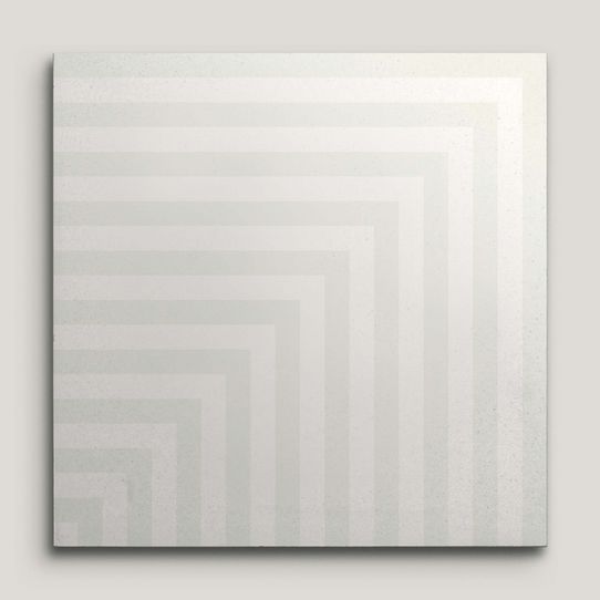 {mediaElement.orig inalResource.alternative}