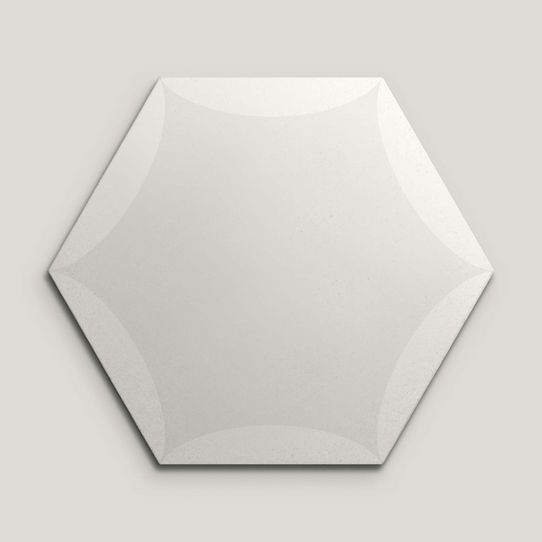 {mediaElement.orig inalResource.alternative}