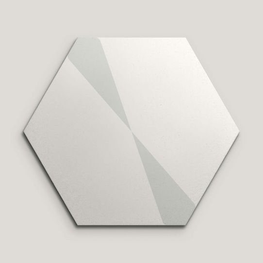 {mediaElement.orig inalResource.alternative}