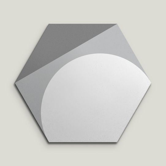{mediaElement.orig inalResource.alternative}