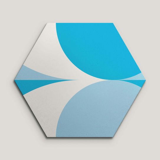{mediaElement.orig inalResource.alternative}