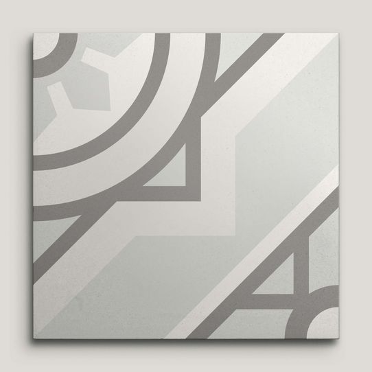 {mediaElement.orig inalResource.alternative}