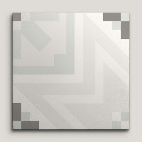 {mediaElement.orig inalResource.alternative}