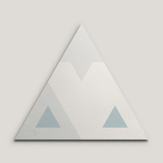 {mediaElement.orig inalResource.alternative}