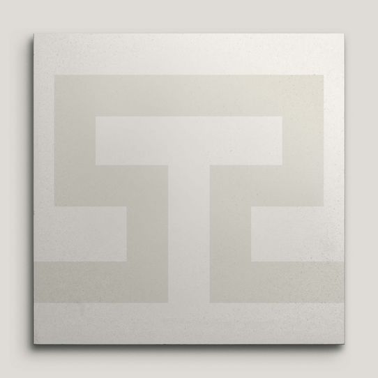 {mediaElement.orig inalResource.alternative}