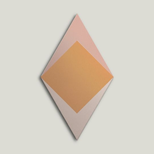 {mediaElement.orig inalResource.alternative}