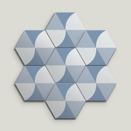 {mediaElement.orig inalResource.alternative}