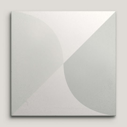 {mediaElement.orig inalResource.alternative}