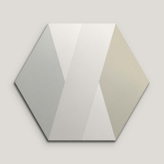 {mediaElement.orig inalResource.alternative}