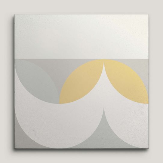 {mediaElement.orig inalResource.alternative}