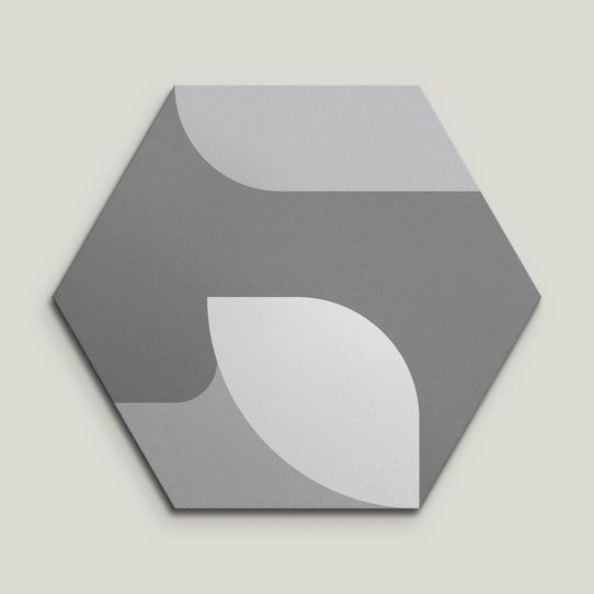 {mediaElement.orig inalResource.alternative}