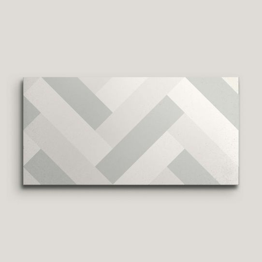 {mediaElement.orig inalResource.alternative}