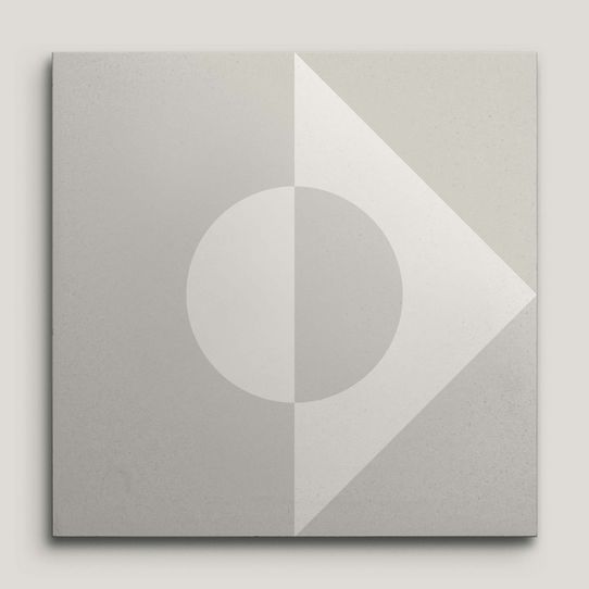 {mediaElement.orig inalResource.alternative}