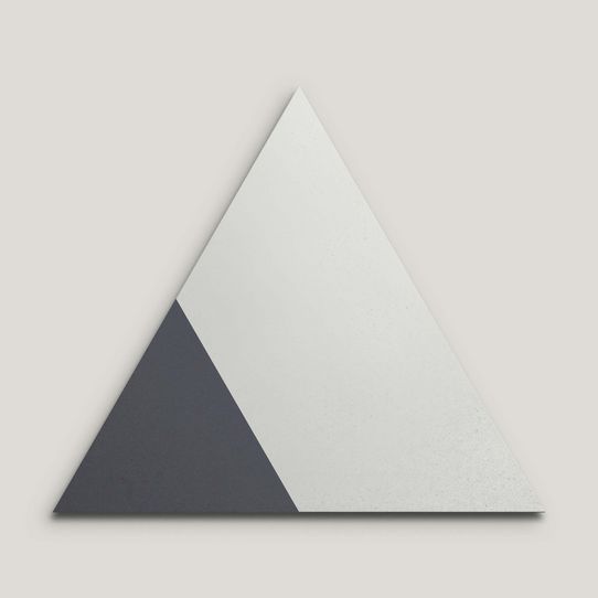 {mediaElement.orig inalResource.alternative}