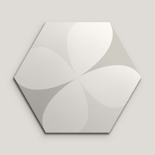 {mediaElement.orig inalResource.alternative}