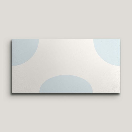 {mediaElement.orig inalResource.alternative}