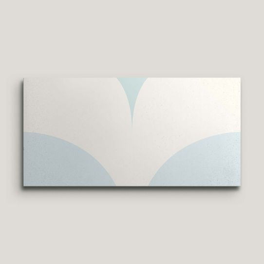 {mediaElement.orig inalResource.alternative}