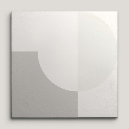 {mediaElement.orig inalResource.alternative}