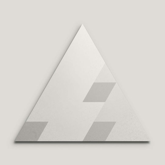 {mediaElement.orig inalResource.alternative}