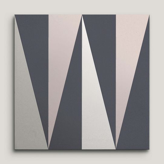 {mediaElement.orig inalResource.alternative}